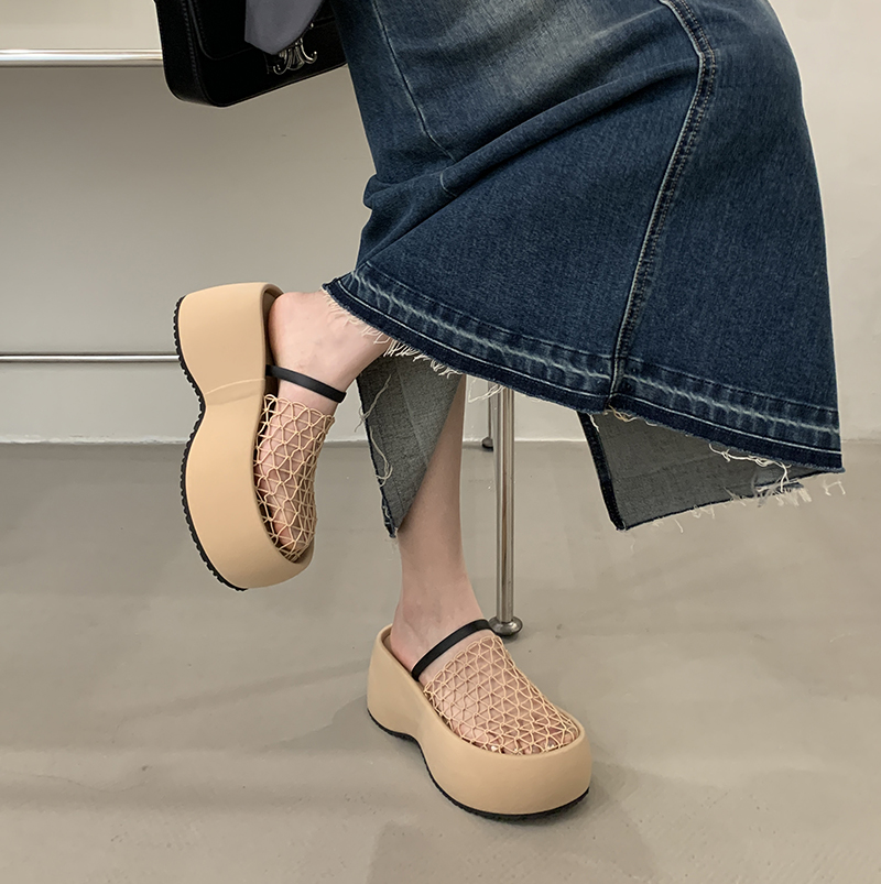 2026 New Summer Design Mesh Hollow Breathable Covered Toe Half Slippers Thick Sole Roman Platform Shoes