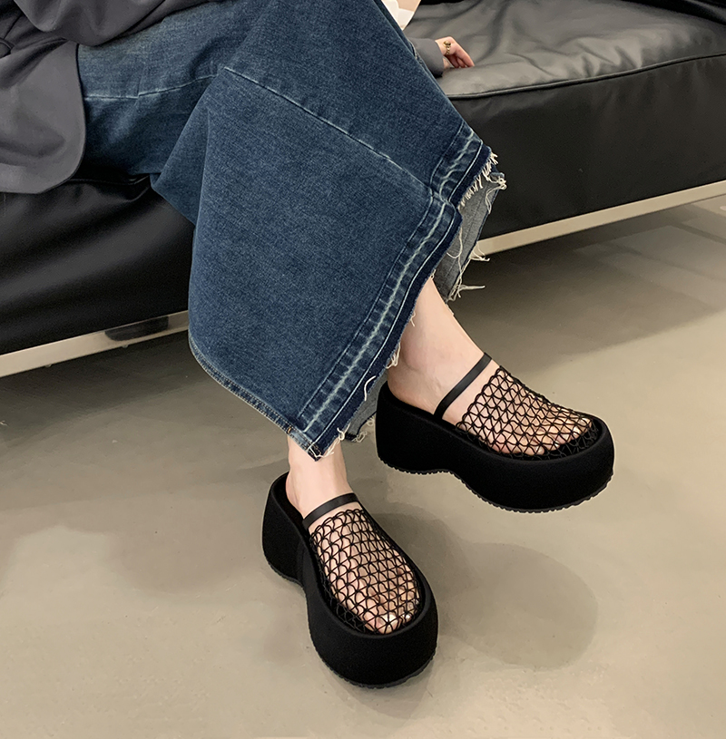 2026 New Summer Design Mesh Hollow Breathable Covered Toe Half Slippers Thick Sole Roman Platform Shoes