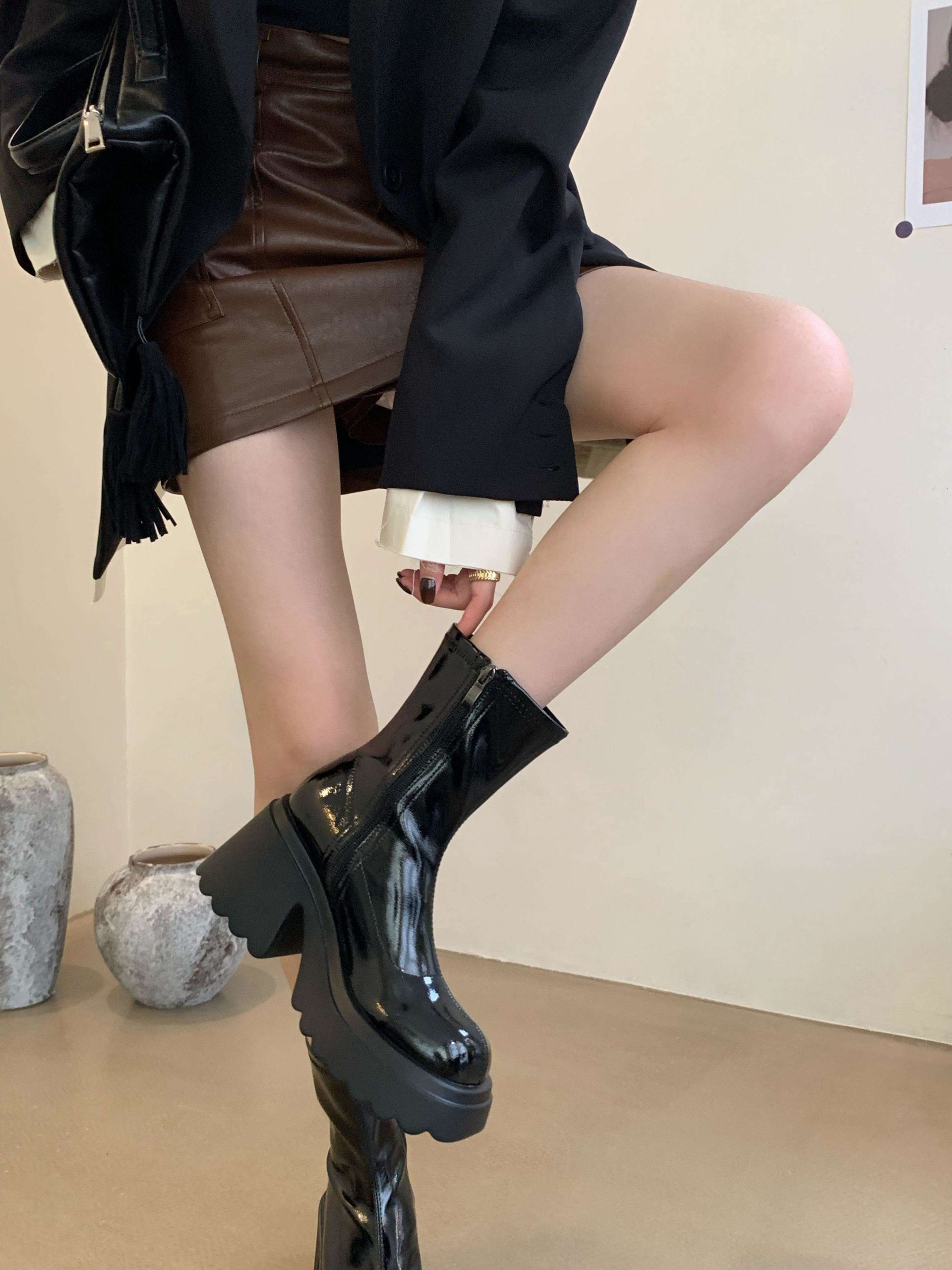 2025 New Autumn Winter Thick Sole Martin Boots Elevated Stretch