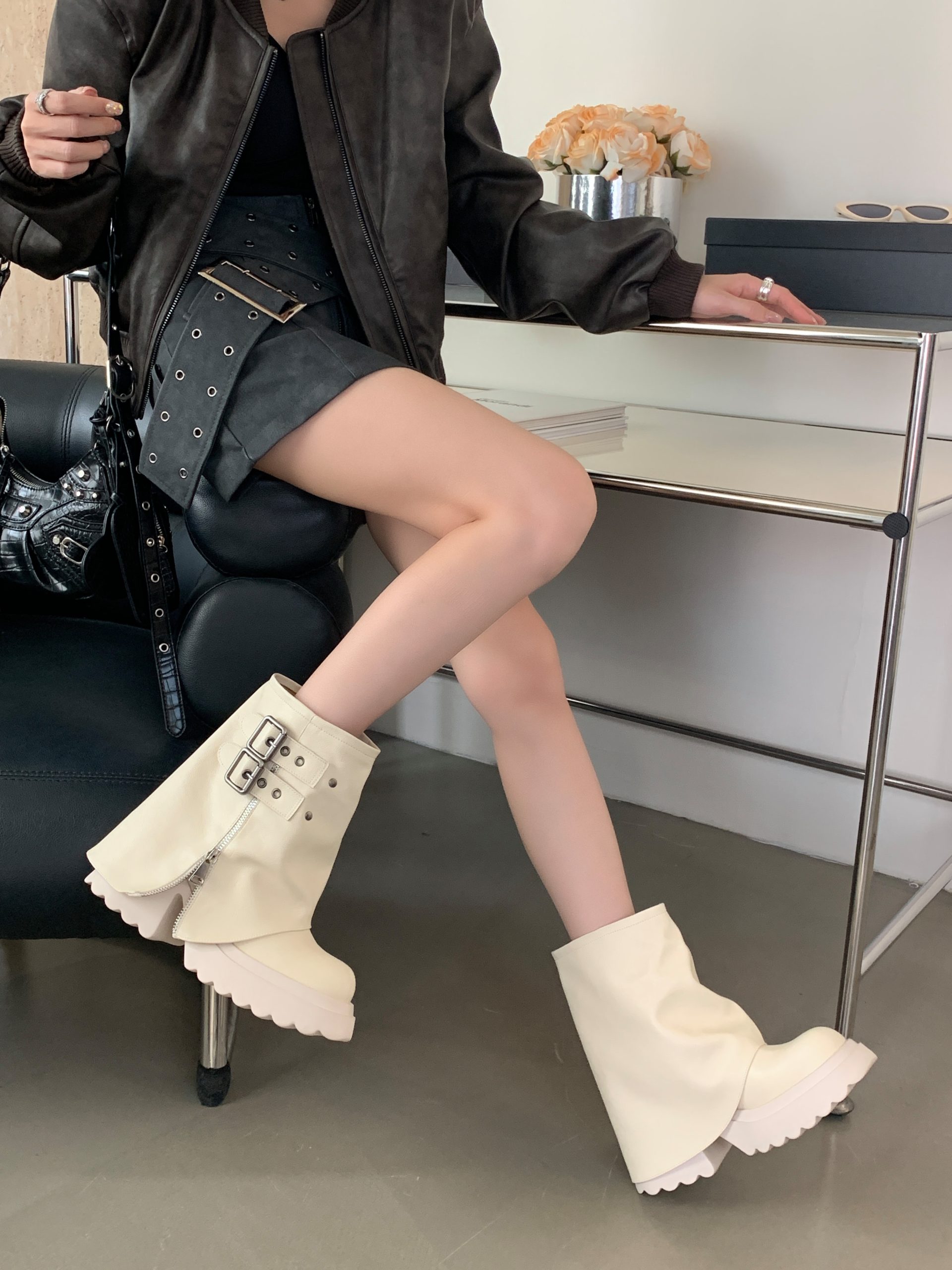 1753861459059_fyqk21.jpg British Style Martin Boots Women 2025 New Trend Street Tube Boots Thick Sole Height Increasing Round Toe Short Boots for Petite Women