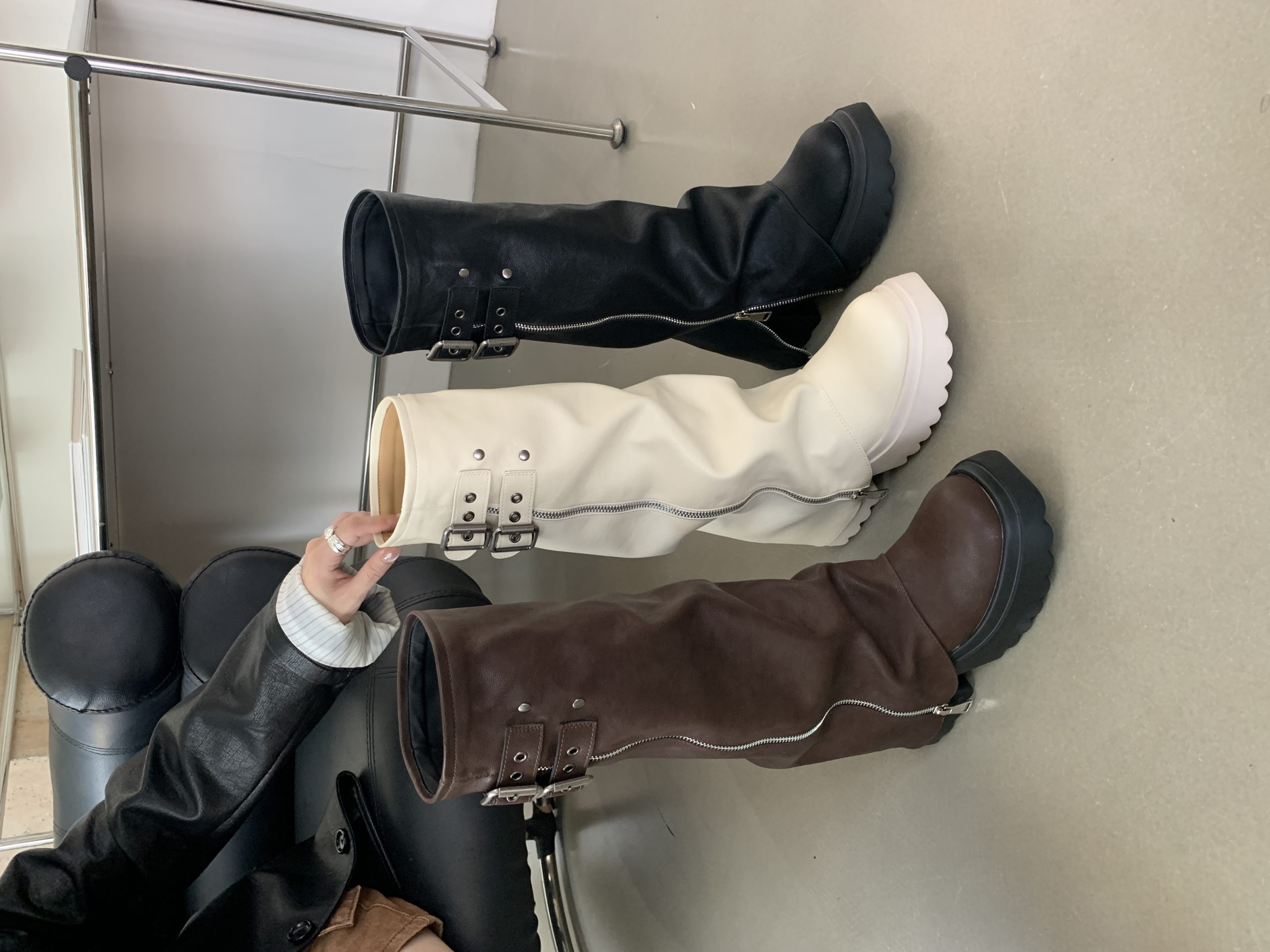 2025 New Chunky Sole Riding Boots for Women, Round Toe, High Top, Platform, Short Height Boosting, British Style Martin Boots