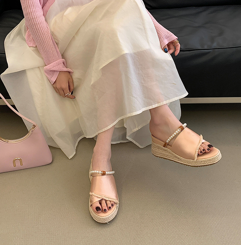 Women's Chunky Platform Slide Sandals with Pearl Strap 7cm Height Increase 2026 New Style Tassel Slippers